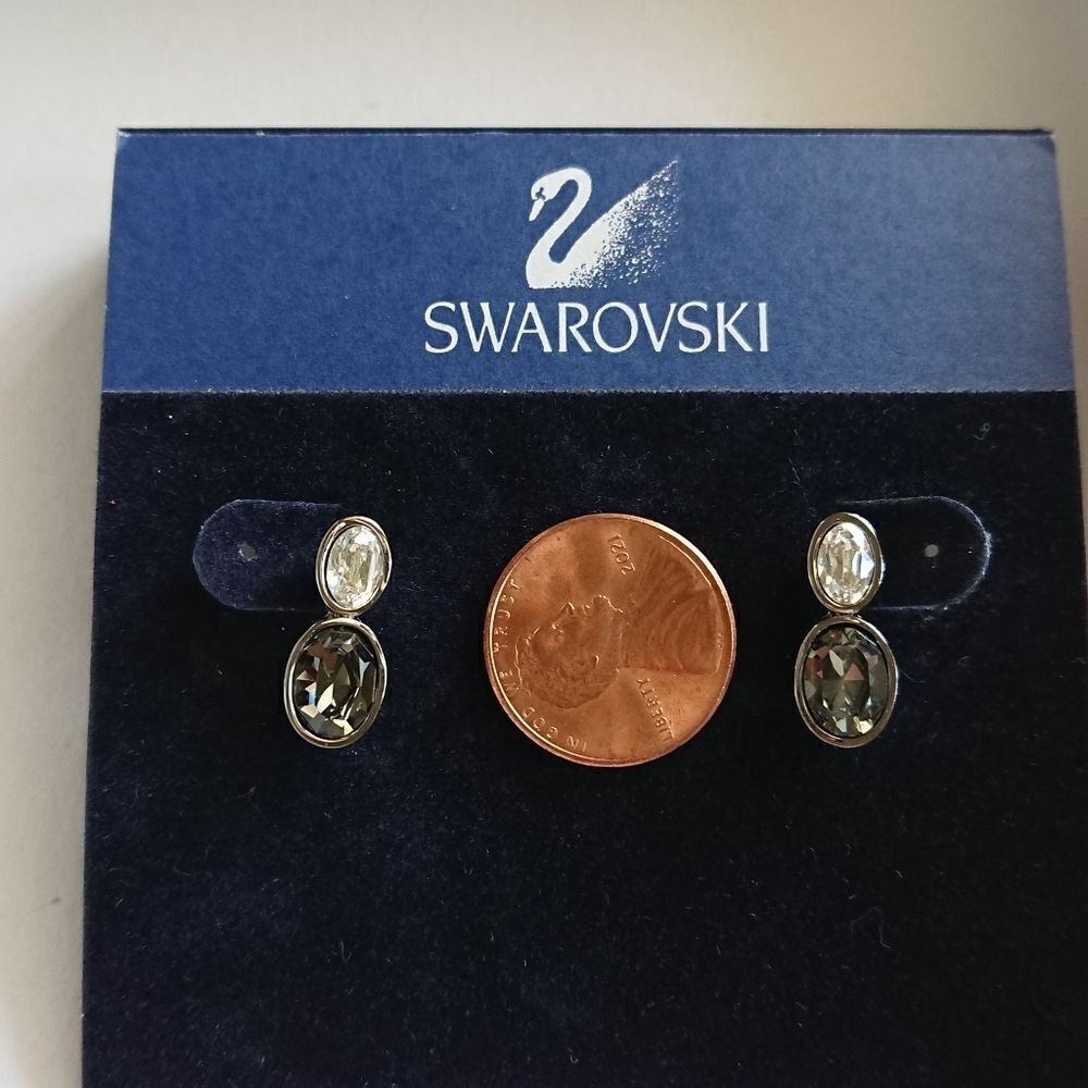 Brand new - Swarovski green & silver tone earrings